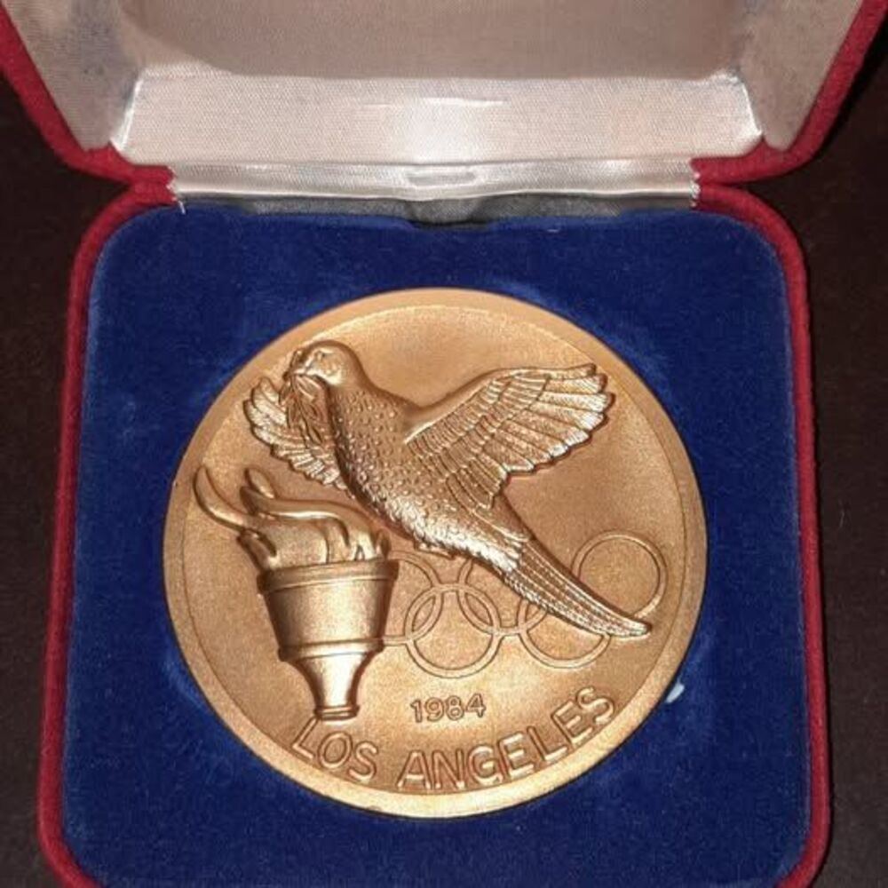 Rare 1984 Los Angeles Olympic Games Network Ten Australia Medal - Picture 4 of 5